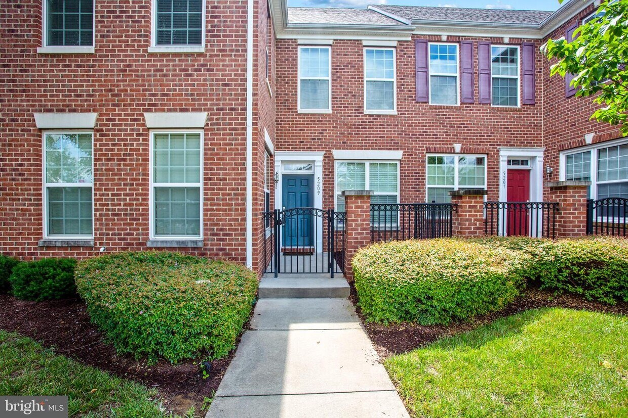Primary Photo - 5209 Barons Delight Dr