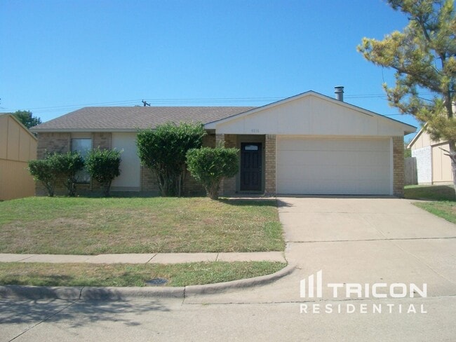 Building Photo - 9215 Sophora Dr