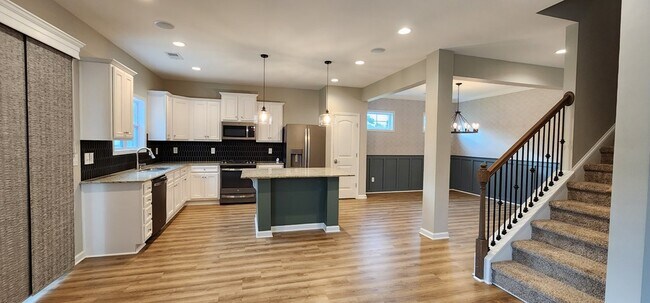 Building Photo - 451 Curlew Cir