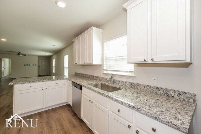 Building Photo - 308 Crescent Park Dr