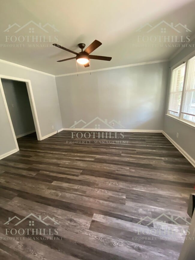 Foto del edificio - 3315 Berry Ln