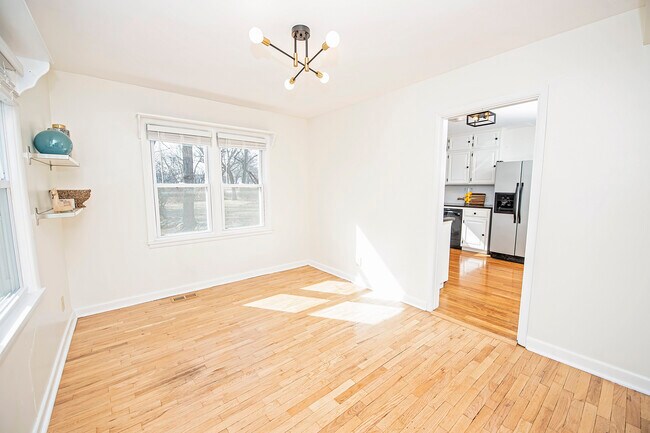 Foto del edificio - 1448 E Walnut St