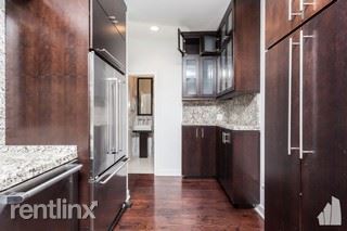 Building Photo - 2045 N Lincoln Park W