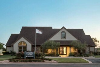 Building Photo - 7601 Daffan Ln