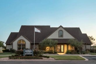 Building Photo - 7601 Daffan Ln