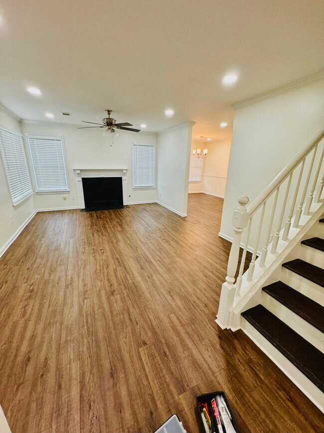 Building Photo - 3929 Sidney Lanier Blvd