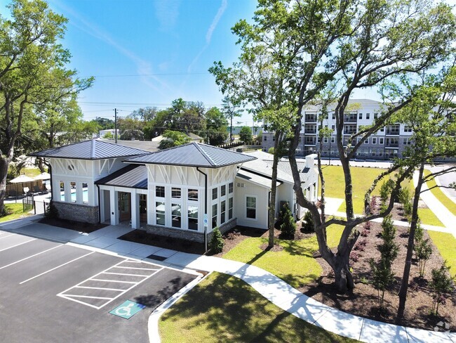 Building Photo - The Nixon Apartments