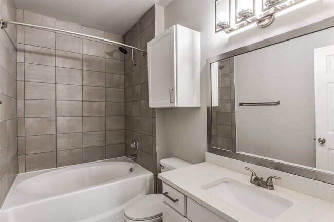 Foto del edificio - 19100 Glenwest Dr