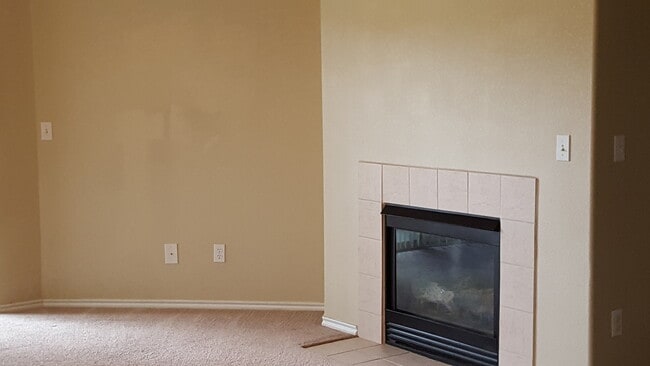 Foto del edificio - Ground level 3 bedroom, 2 bath, condo in Springs Ranch GATED community