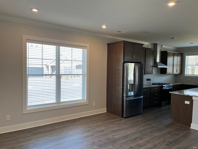 Building Photo - 6956 Barlow Ct