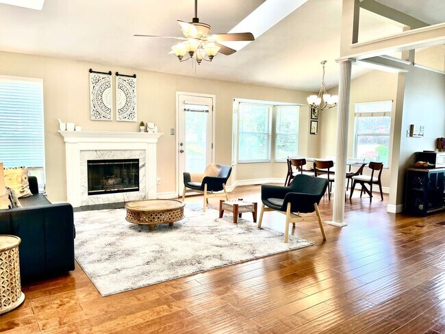 Foto del edificio - Stunning 3 Bed 3 Bath Ranch In Chesterfiel...