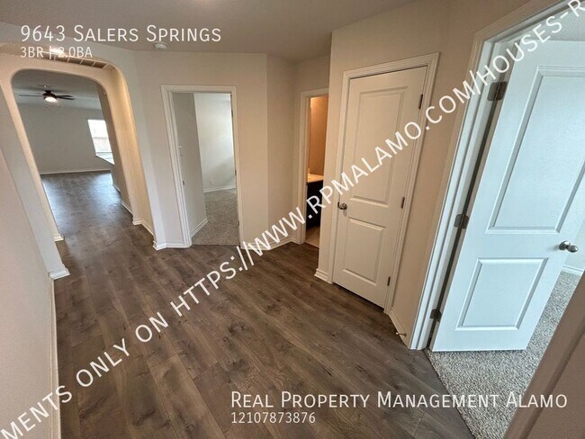 Foto del edificio - 9643 Salers Springs