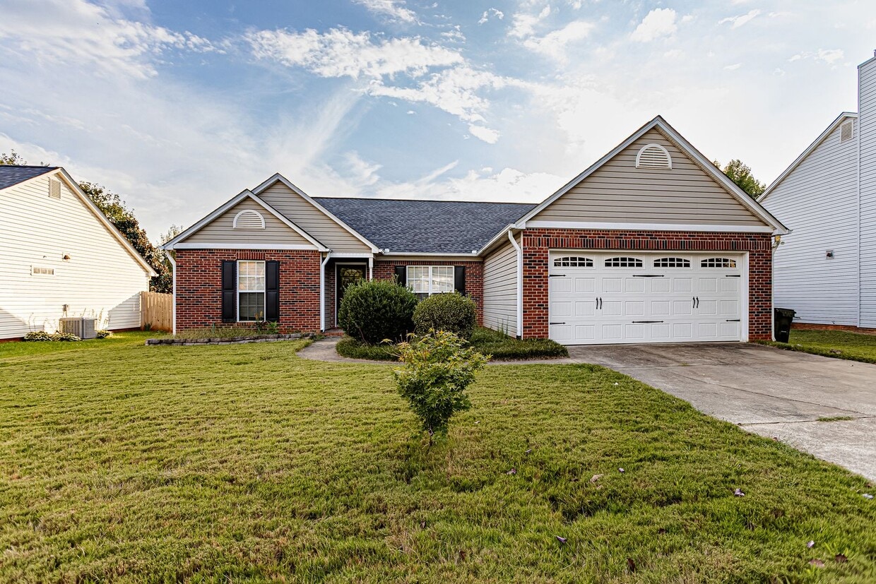 Ranch Home in Greer Within Riverside Schools House Rental in Greer