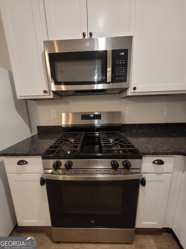 Foto del edificio - 220 River Meadow Dr