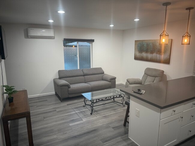 Foto del edificio - 7934 Etiwanda Ave
