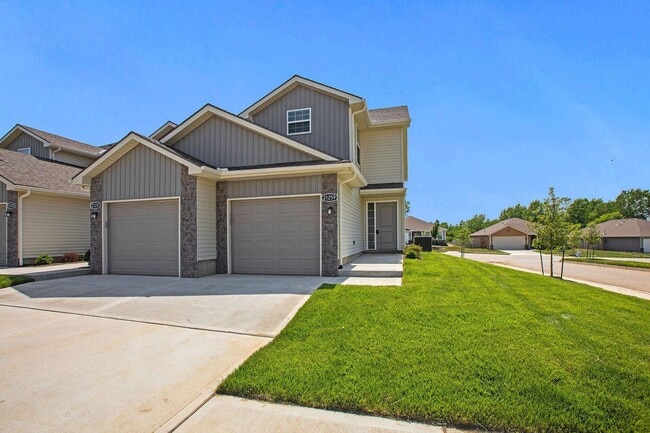 Foto del edificio - Oak Woods Townhomes