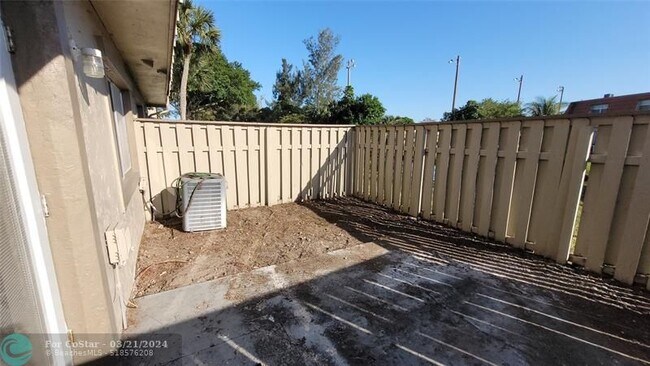 Foto del edificio - 5816 NW 21st St