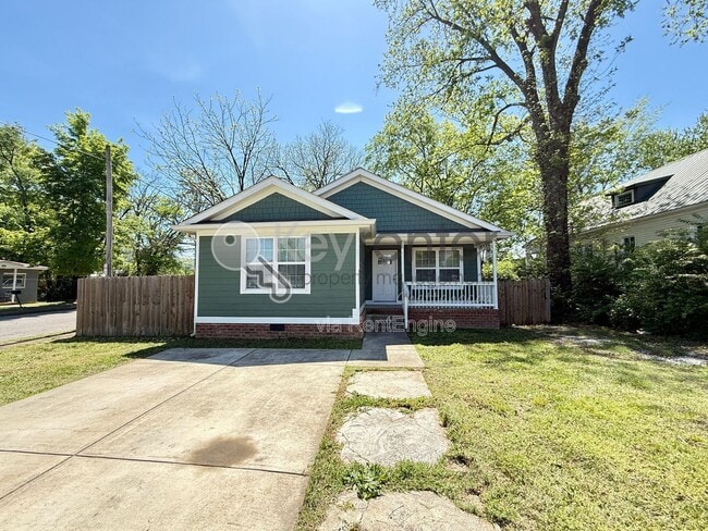 Photo - 2214 E 14th St House