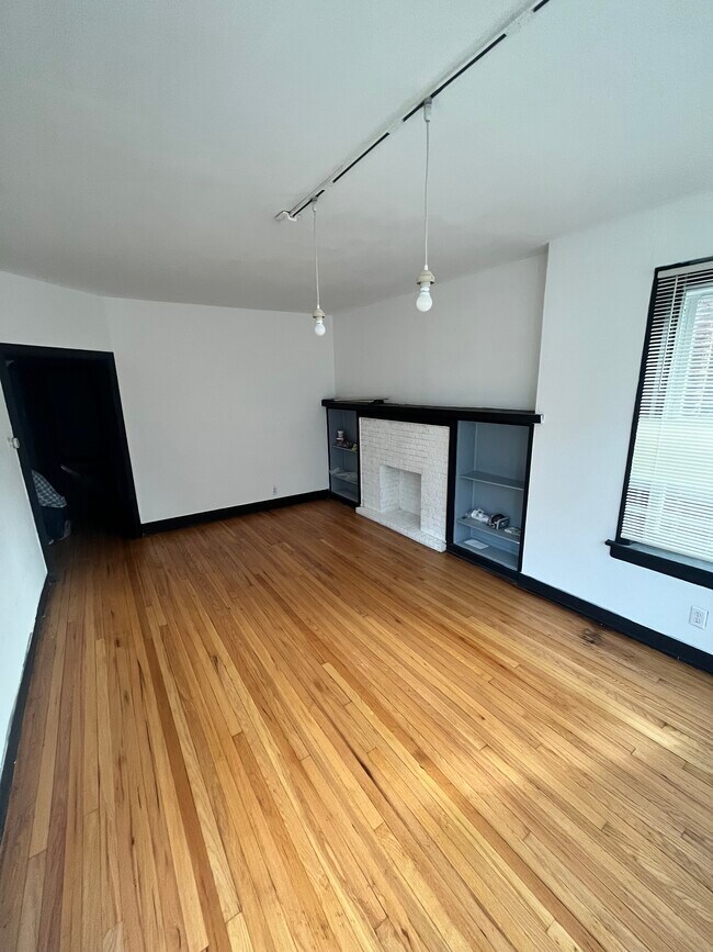 Foto del edificio - 7221 S Constance Ave