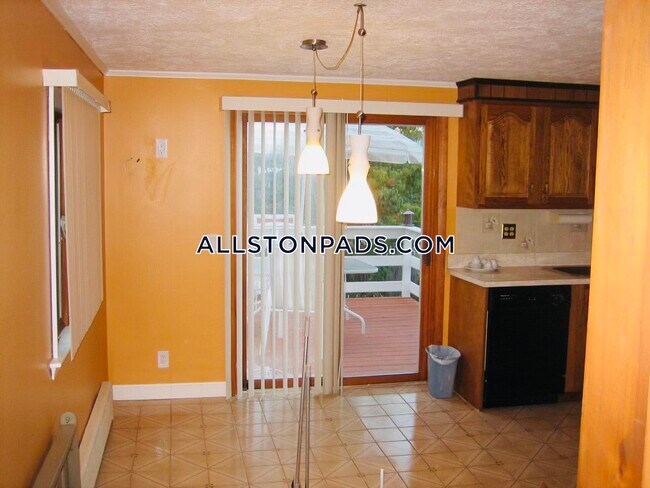 Foto del edificio - 12-14 Brentwood St