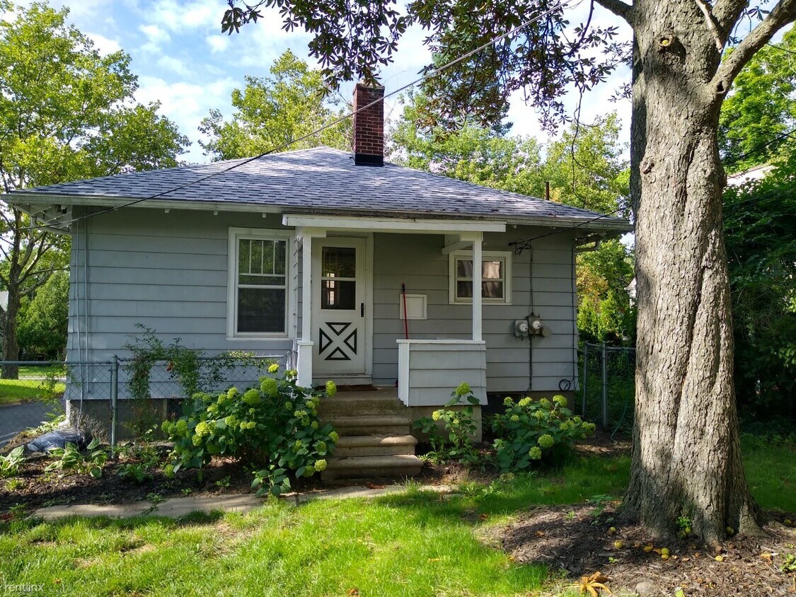 Primary Photo - 2 br, 1.5 bath House - 409 Pauline Blvd