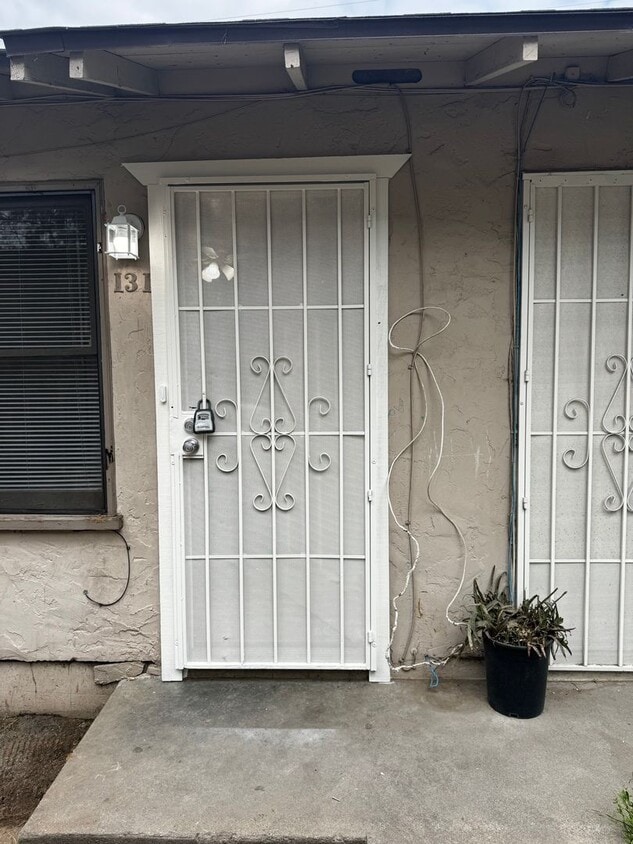 Primary Photo - 129 N Park Ave