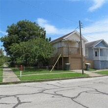 Building Photo - 1404 38th St