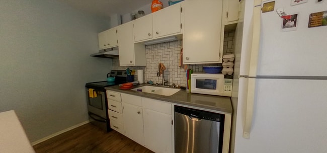 Building Photo - 3D Tour Available - Pet Friendly + Attached Garage + Washer & Dryer! Available August 1st!