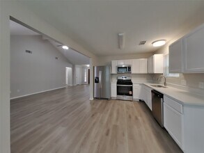 Building Photo - 19403 Misty Cove Dr