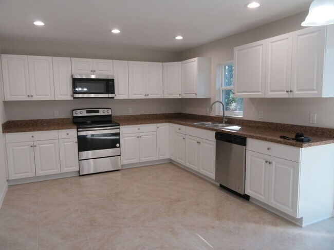 Foto del edificio - Beautiful home in Silver Springs