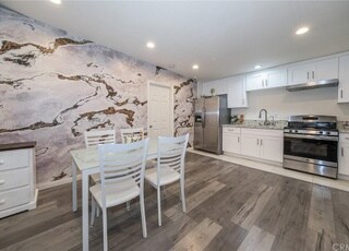 Building Photo - 4307 S Budlong Ave