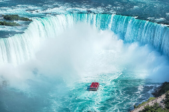 Get up close to Horseshoe Falls via boat.