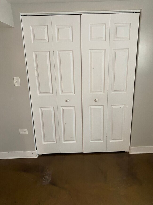 Foto del edificio - Spacious south side 3-bedroom beauty