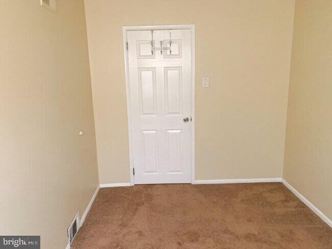 Foto del edificio - 7615 Algon Ave