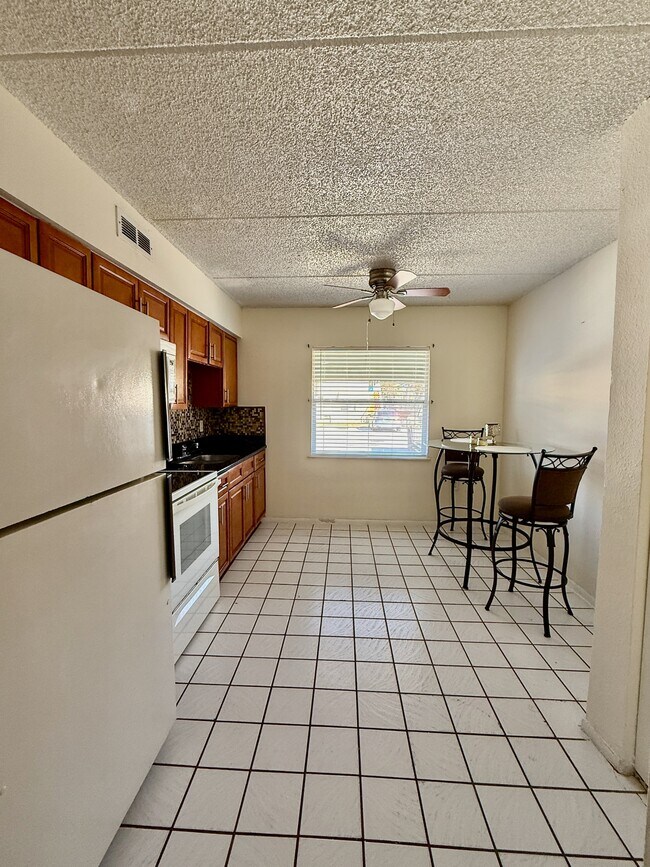 Foto del edificio - 698 Michigan Ct