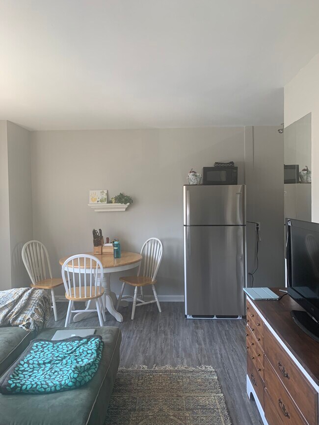 Foto del edificio - 11820 Edgewater Dr