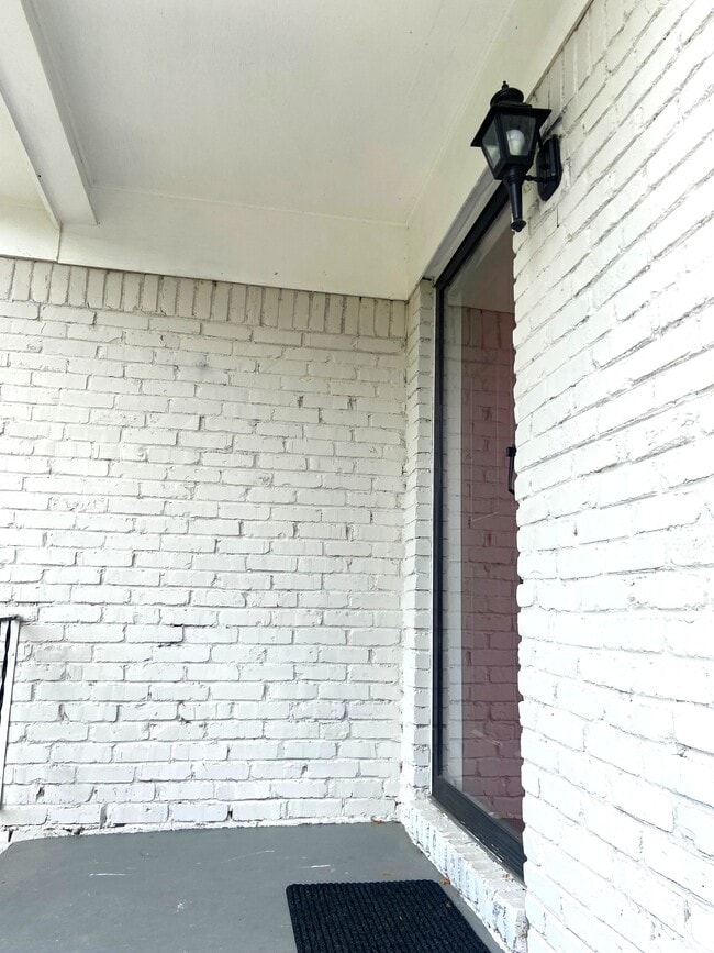 Foto del edificio - 1826 Eastridge Dr