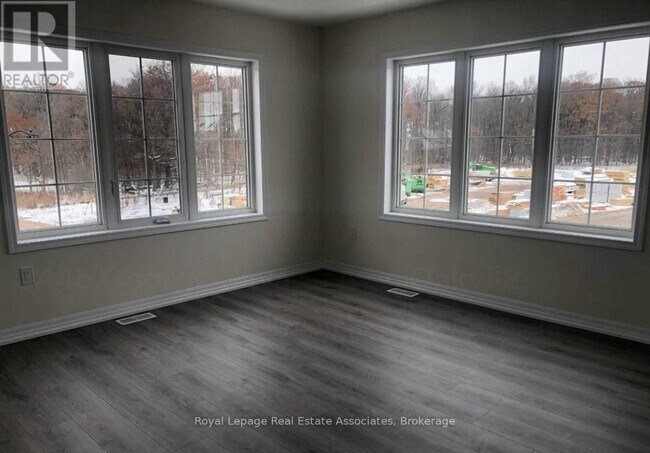 Photo du bâtiment - 3445 George Savage Ave
