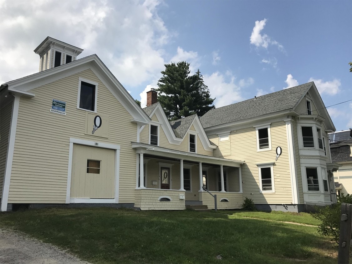 4 Russell St Unit B1, Plymouth, NH 03264 Room for Rent in Plymouth