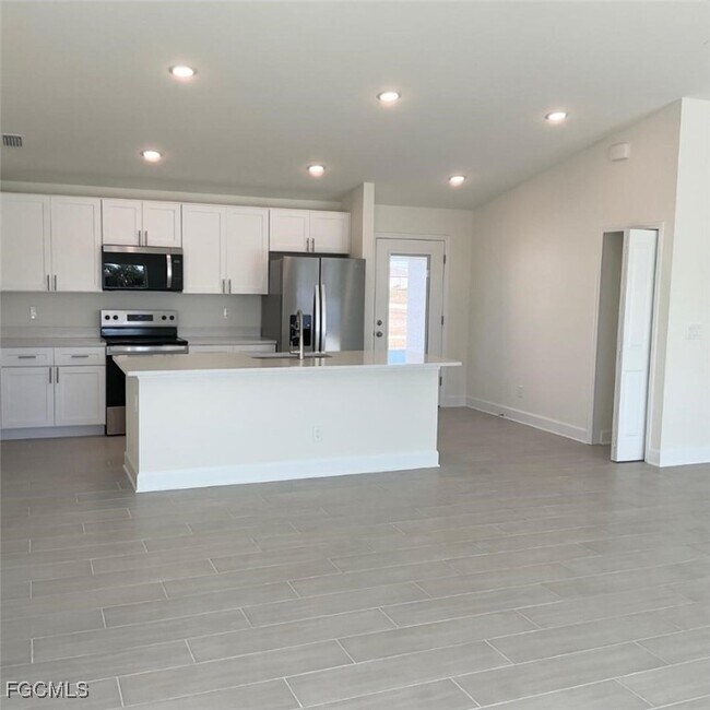 Building Photo - 1106 NW 16th Terrace