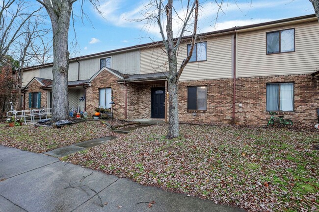 Foto del edificio - Beautiful 3 Bedroom 1.5 Bathroom Townhome Minutes from Easton