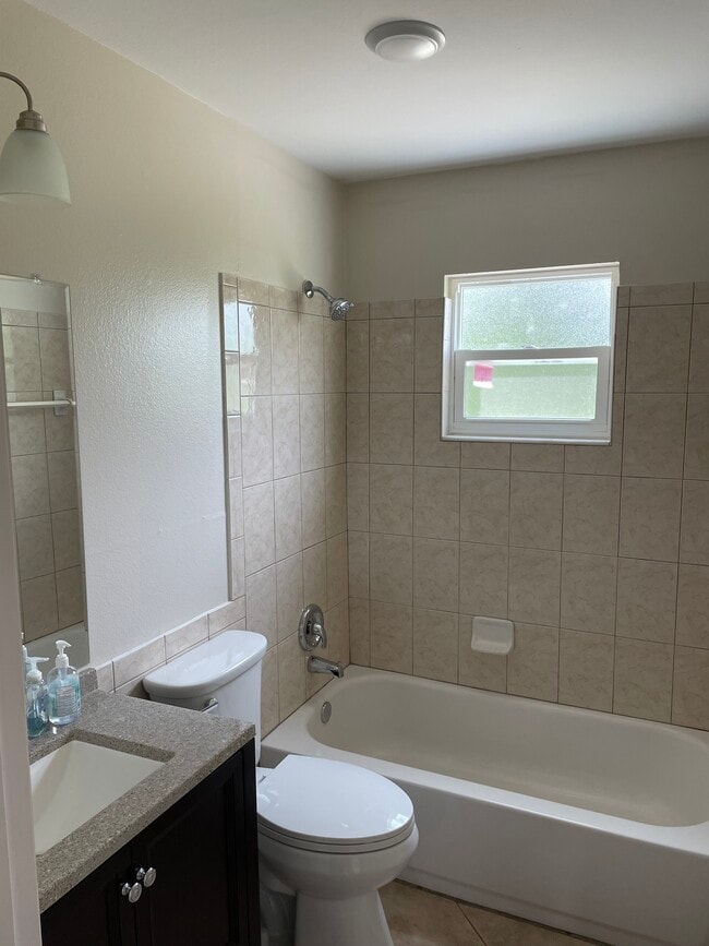 Building Photo - 5544 Wendy Lee Dr