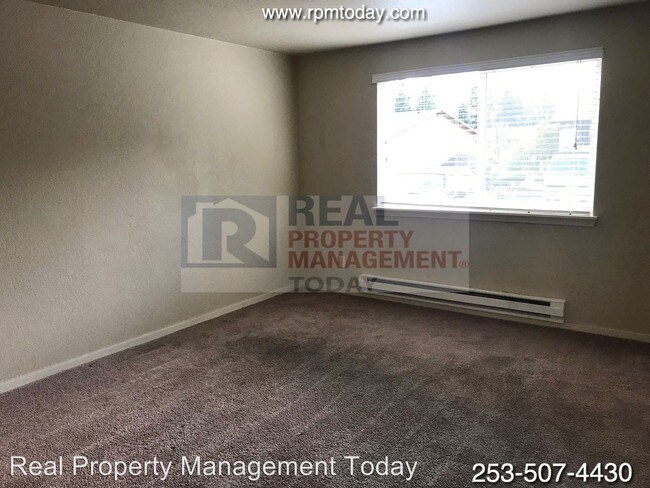 Building Photo - 2064 E 56th St