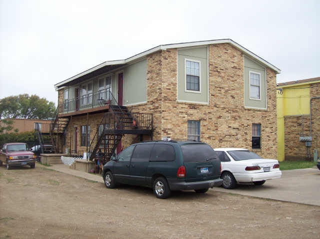 Primary Photo - 2706 W Colorado Blvd