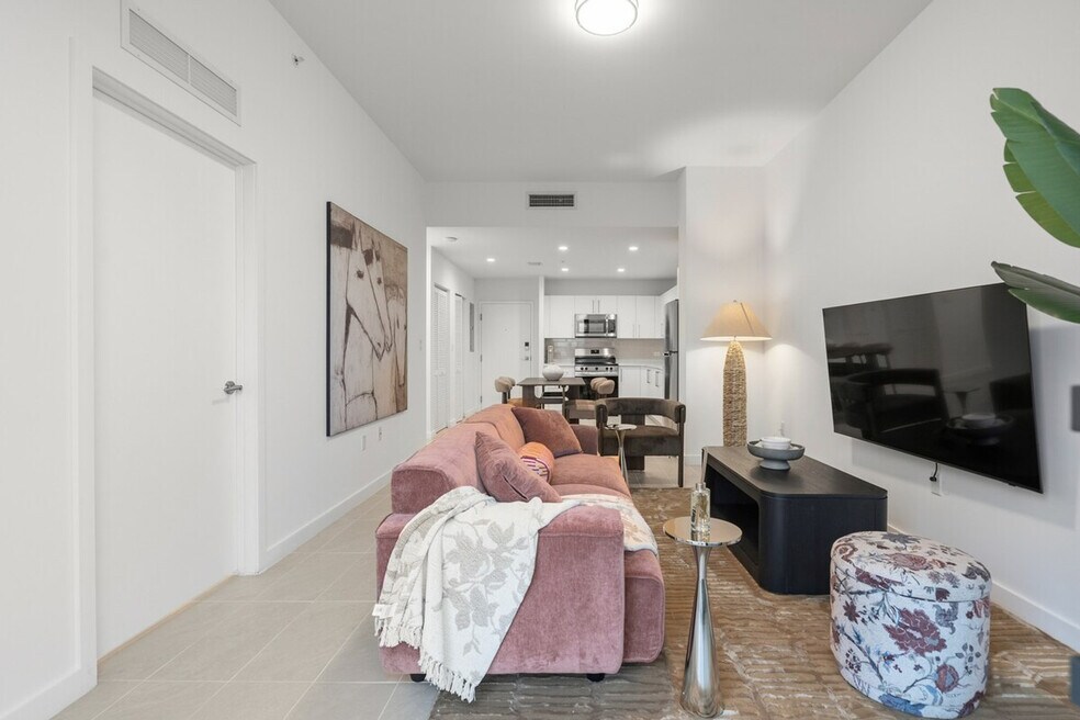 1235 SW 27th Ave