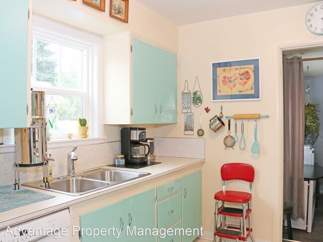 Foto del edificio - 2 br, 1 bath House - 250 Catron Street N