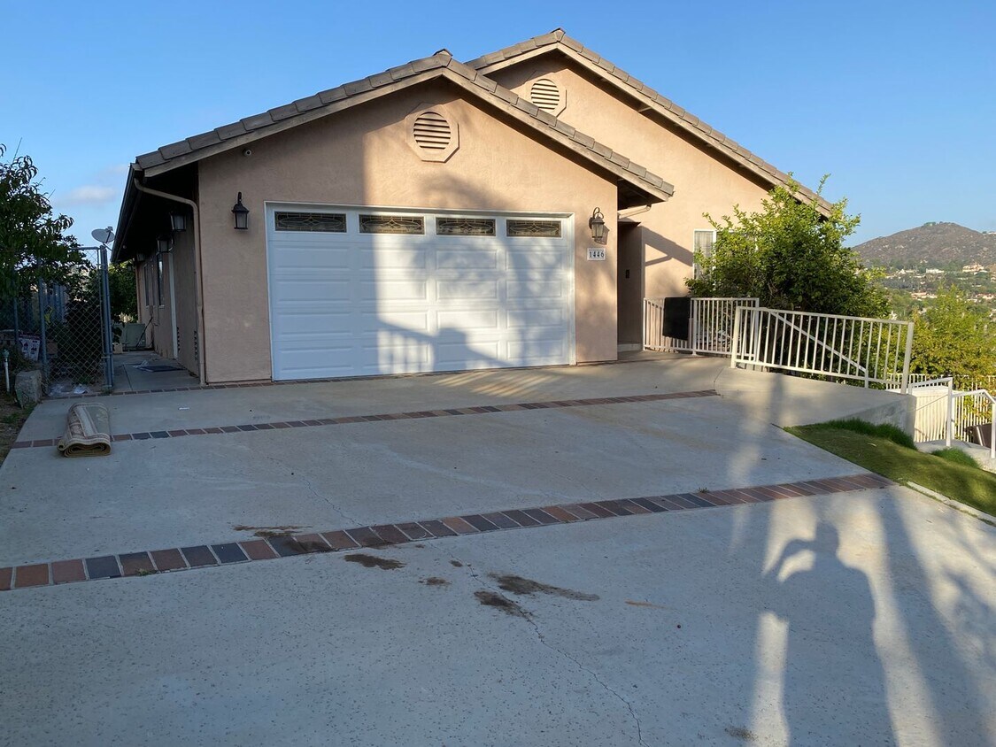 Primary Photo - 1446 Fuerte Heights Ln