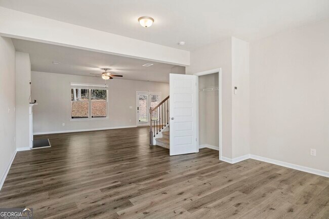 Building Photo - 121 Lexington Pl Dr