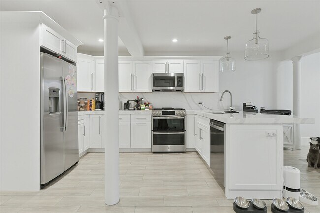 Foto del edificio - 467 E 8th St