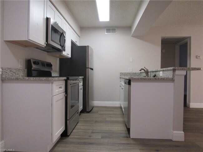 Foto del edificio - 5303 Summerlin Rd